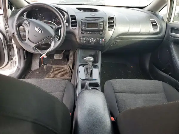 3KPFK4A73JE218580 2018 KIA FORTE - Image 8
