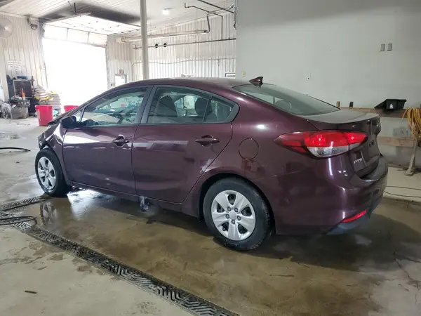 3KPFK4A73JE221933 2018 KIA FORTE - Image 2