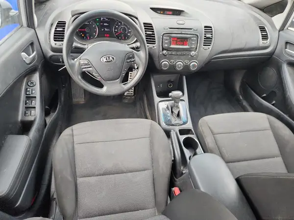 3KPFK4A73JE228204 2018 KIA FORTE - Image 8