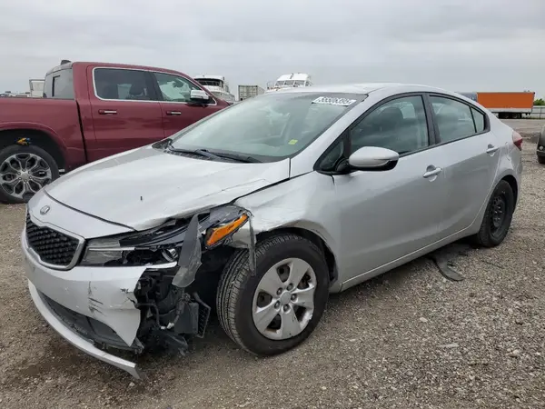 3KPFK4A73JE234262 2018 KIA FORTE - Image 1