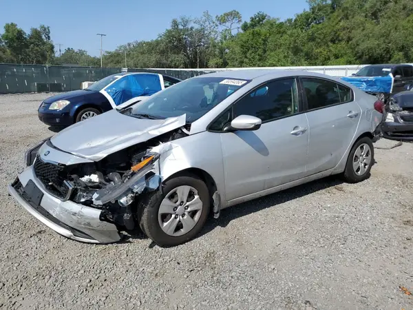 3KPFK4A73JE234651 2018 KIA FORTE - Image 1