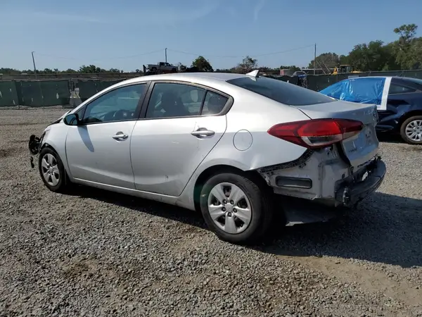 3KPFK4A73JE234651 2018 KIA FORTE - Image 2