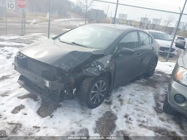 3KPFK4A73JE244015 2018 KIA FORTE - Image 2