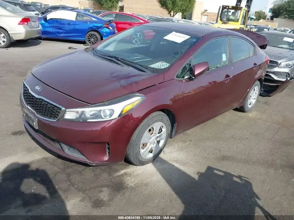 3KPFK4A73JE245150 2018 KIA FORTE - Image 2