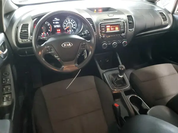 3KPFK4A73JE247805 2018 KIA FORTE - Image 8