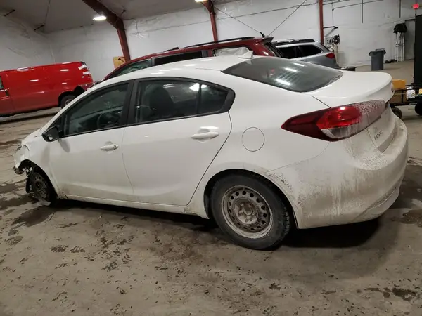3KPFK4A73JE254480 2018 KIA FORTE - Image 2