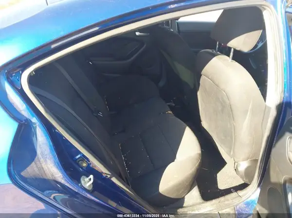 3KPFK4A73JE254754 2018 KIA FORTE - Image 8