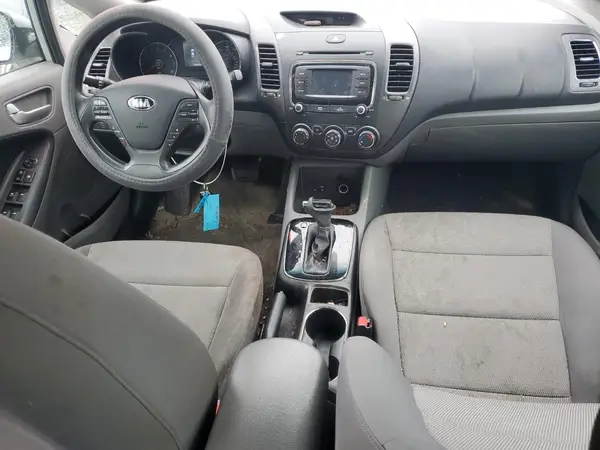 3KPFK4A73JE255838 2018 KIA FORTE - Image 8