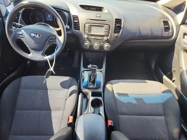 3KPFK4A73JE255919 2018 KIA FORTE - Image 8