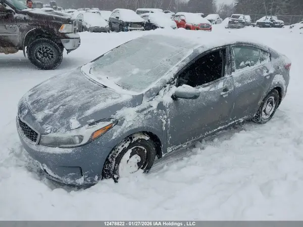 3KPFK4A73JE259324 2018 KIA FORTE - Image 2
