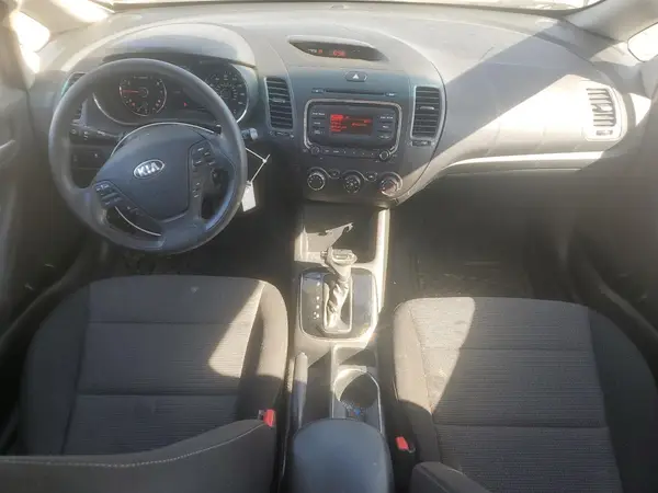 3KPFK4A73JE260537 2018 KIA FORTE - Image 8