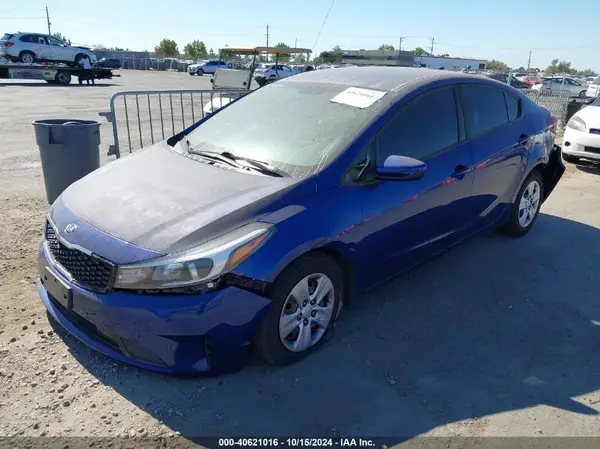 3KPFK4A73JE264359 2018 KIA FORTE - Image 2