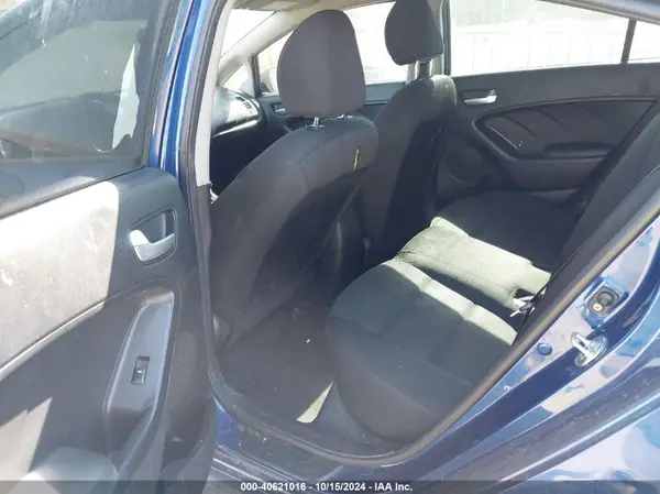 3KPFK4A73JE264359 2018 KIA FORTE - Image 8