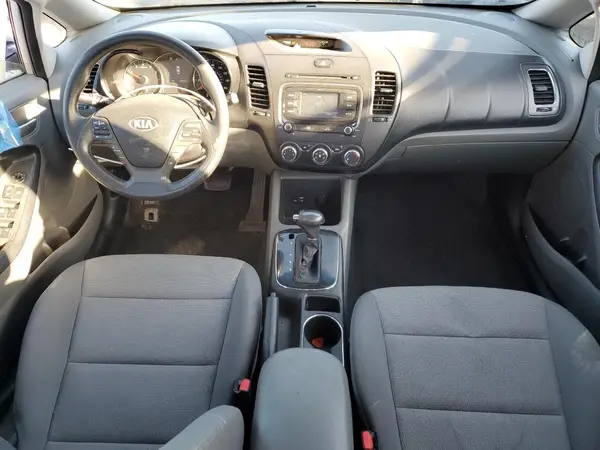 3KPFK4A73JE270033 2018 KIA FORTE - Image 8