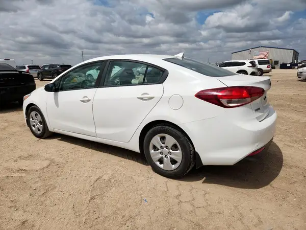 3KPFK4A73JE270971 2018 KIA FORTE - Image 2