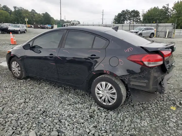 3KPFK4A73JE271215 2018 KIA FORTE - Image 2