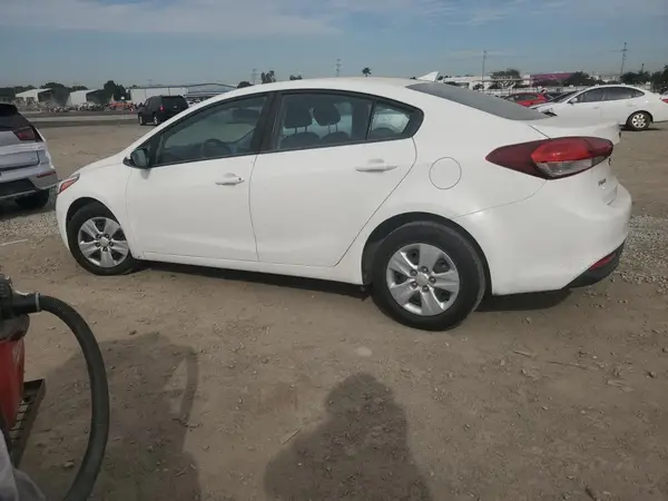 3KPFK4A73JE271571 2018 KIA FORTE - Image 2