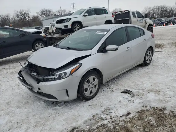 3KPFK4A73JE273577 2018 KIA FORTE - Image 1