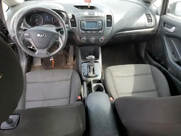 3KPFK4A73JE275605 2018 KIA FORTE - Image 8