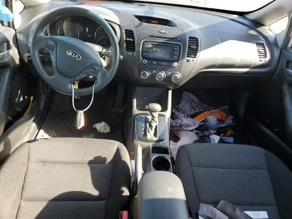 3KPFK4A73JE278293 2018 KIA FORTE - Image 8