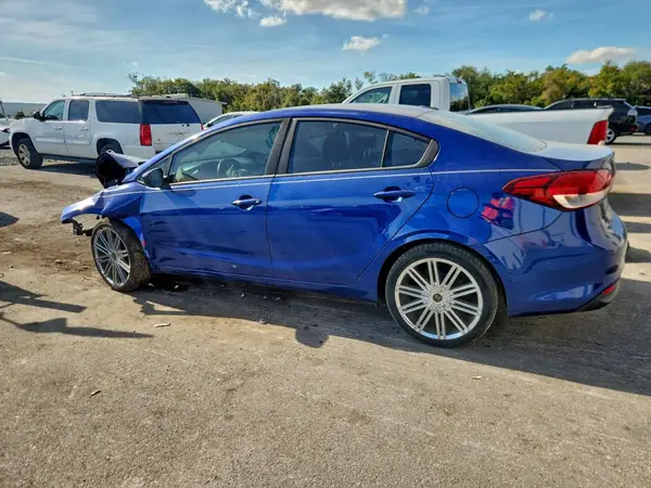 3KPFK4A73JE280285 2018 KIA FORTE - Image 2