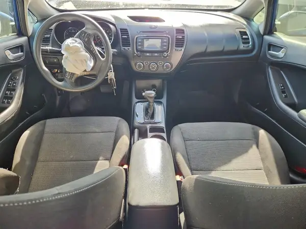 3KPFK4A73JE280285 2018 KIA FORTE - Image 8