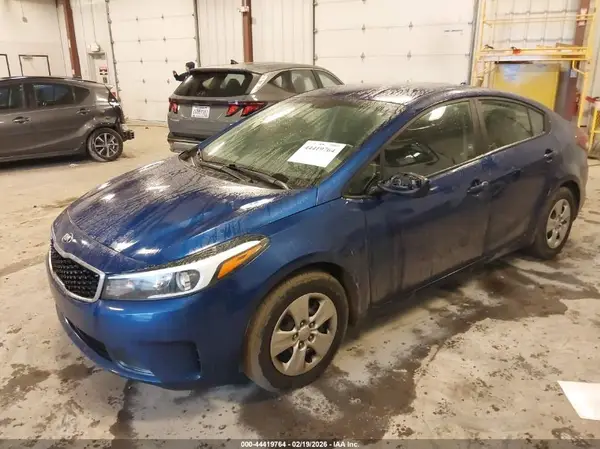 3KPFK4A73JE283512 2018 KIA FORTE - Image 2