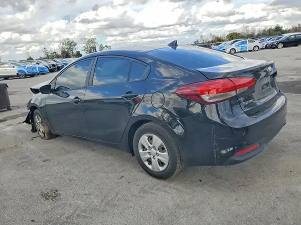 3KPFK4A73JE284854 2018 KIA FORTE - Image 2
