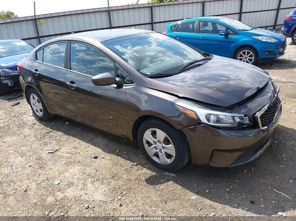 3KPFK4A74HE009486 2017 KIA FORTE - Image 1