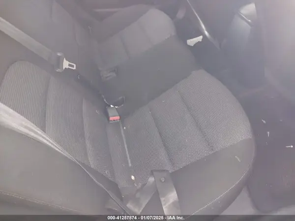 3KPFK4A74HE010637 2017 KIA FORTE - Image 8
