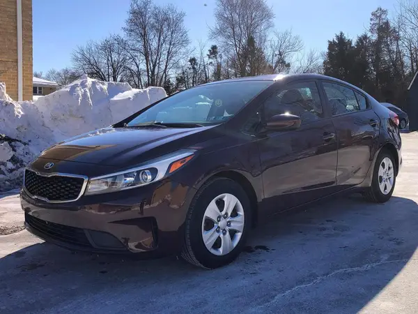 3KPFK4A74HE011710 2017 KIA FORTE - Image 2