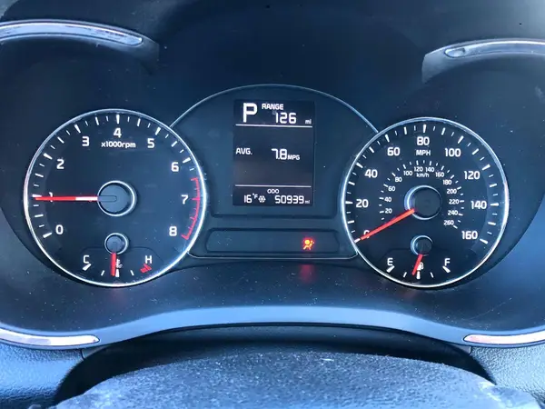 3KPFK4A74HE011710 2017 KIA FORTE - Image 8