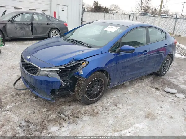3KPFK4A74HE013506 2017 KIA FORTE - Image 2