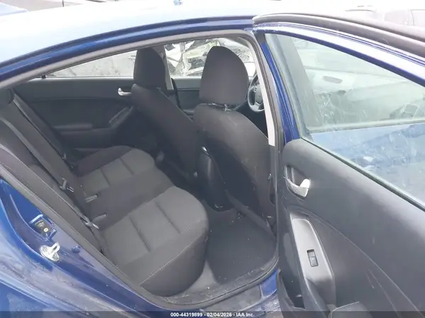 3KPFK4A74HE013506 2017 KIA FORTE - Image 8
