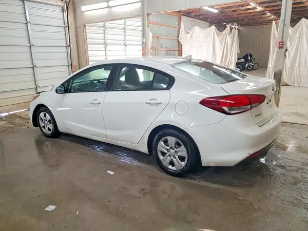3KPFK4A74HE013649 2017 KIA FORTE - Image 2