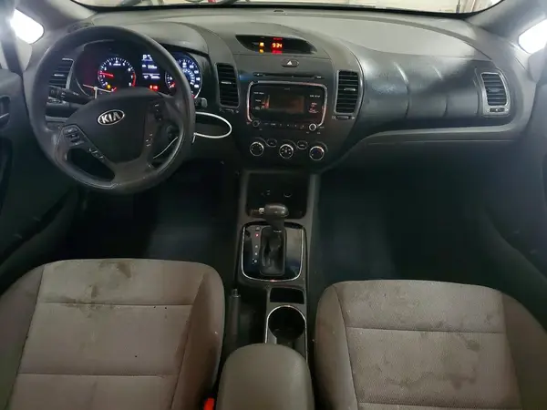 3KPFK4A74HE013649 2017 KIA FORTE - Image 8