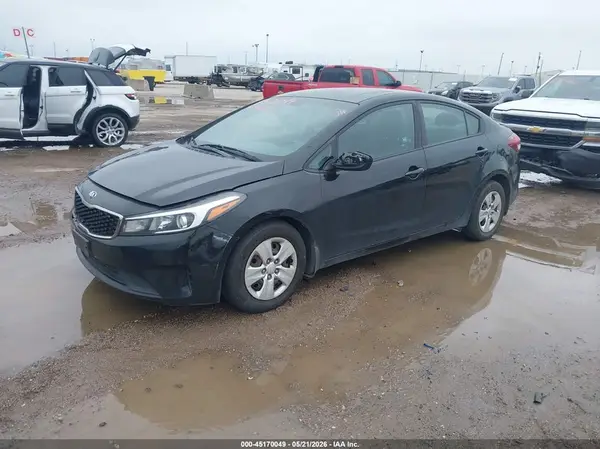 3KPFK4A74HE013912 2017 KIA FORTE - Image 2