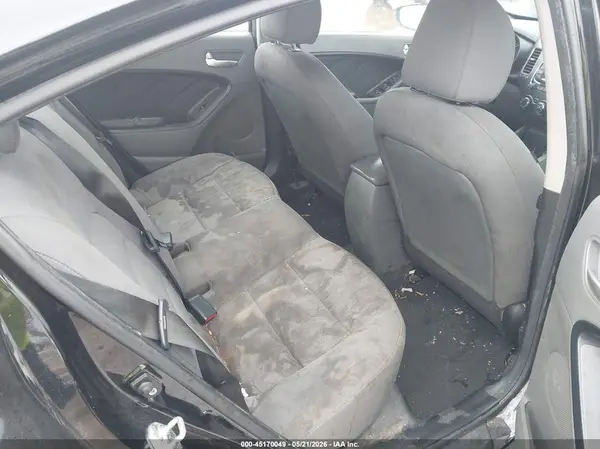 3KPFK4A74HE013912 2017 KIA FORTE - Image 8