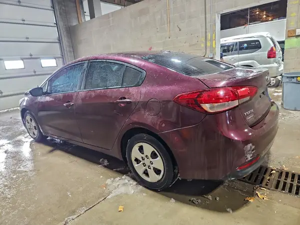 3KPFK4A74HE014333 2017 KIA FORTE - Image 2