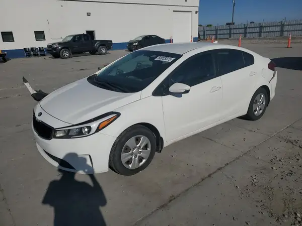 3KPFK4A74HE014381 2017 KIA FORTE - Image 1