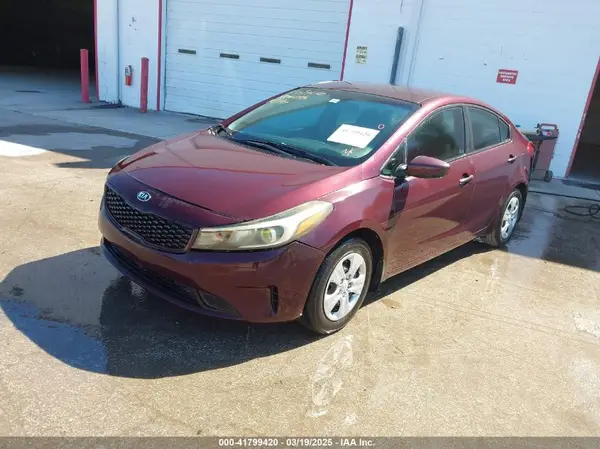3KPFK4A74HE015210 2017 KIA FORTE - Image 2
