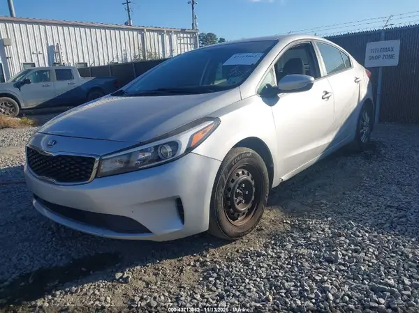 3KPFK4A74HE015885 2017 KIA FORTE - Image 2