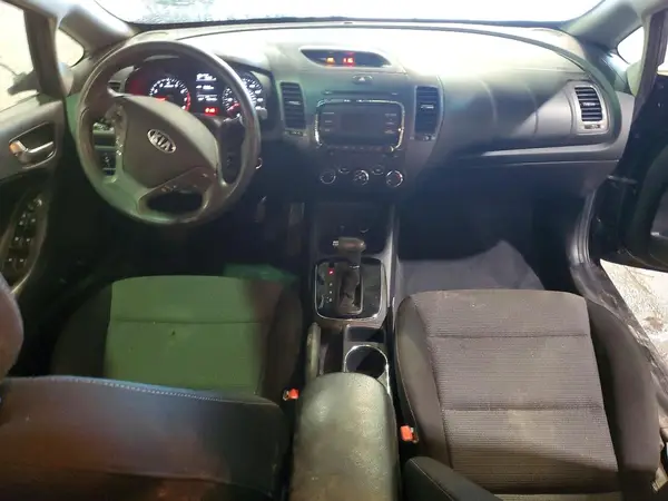 3KPFK4A74HE017068 2017 KIA FORTE - Image 8