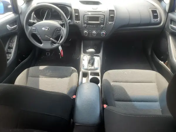 3KPFK4A74HE017264 2017 KIA FORTE - Image 8