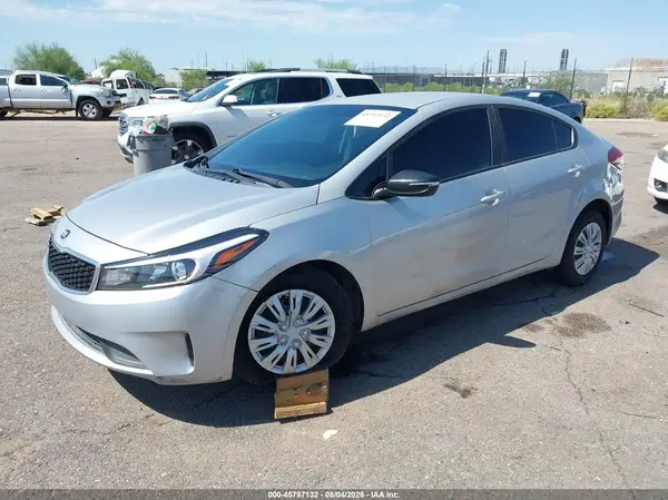 3KPFK4A74HE017779 2017 KIA FORTE - Image 2