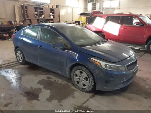 3KPFK4A74HE017863 2017 KIA FORTE - Image 1