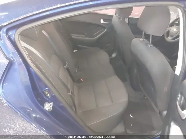 3KPFK4A74HE017863 2017 KIA FORTE - Image 8