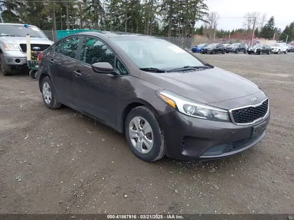 3KPFK4A74HE018334 2017 KIA FORTE - Image 1
