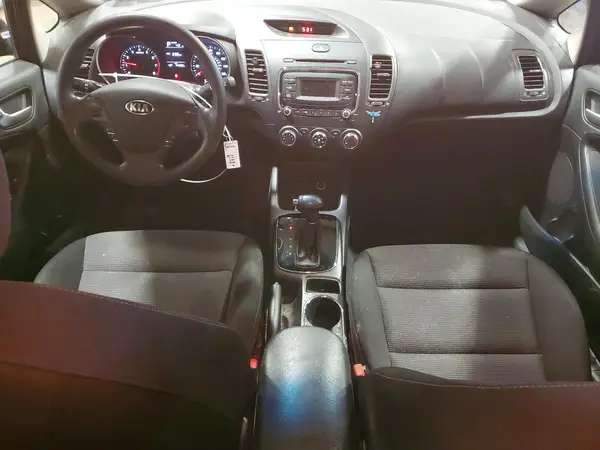 3KPFK4A74HE019631 2017 KIA FORTE - Image 8
