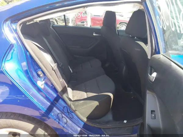 3KPFK4A74HE022691 2017 KIA FORTE - Image 8